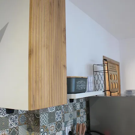 Izzy Apartment *